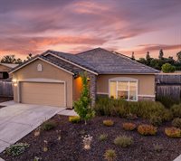 1046 Willow Dr, Ione, CA 95640