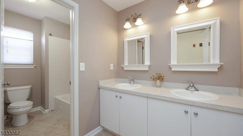 10 Noble Ct, Bridgewater Township, NJ 08807