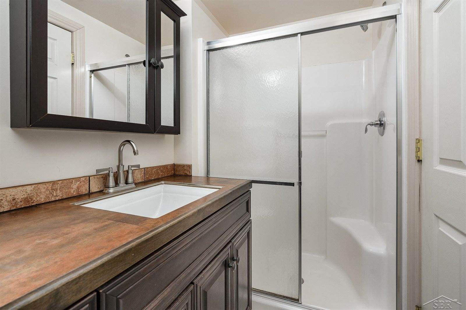 1610 Hemmeter Road, Saginaw, MI 48638