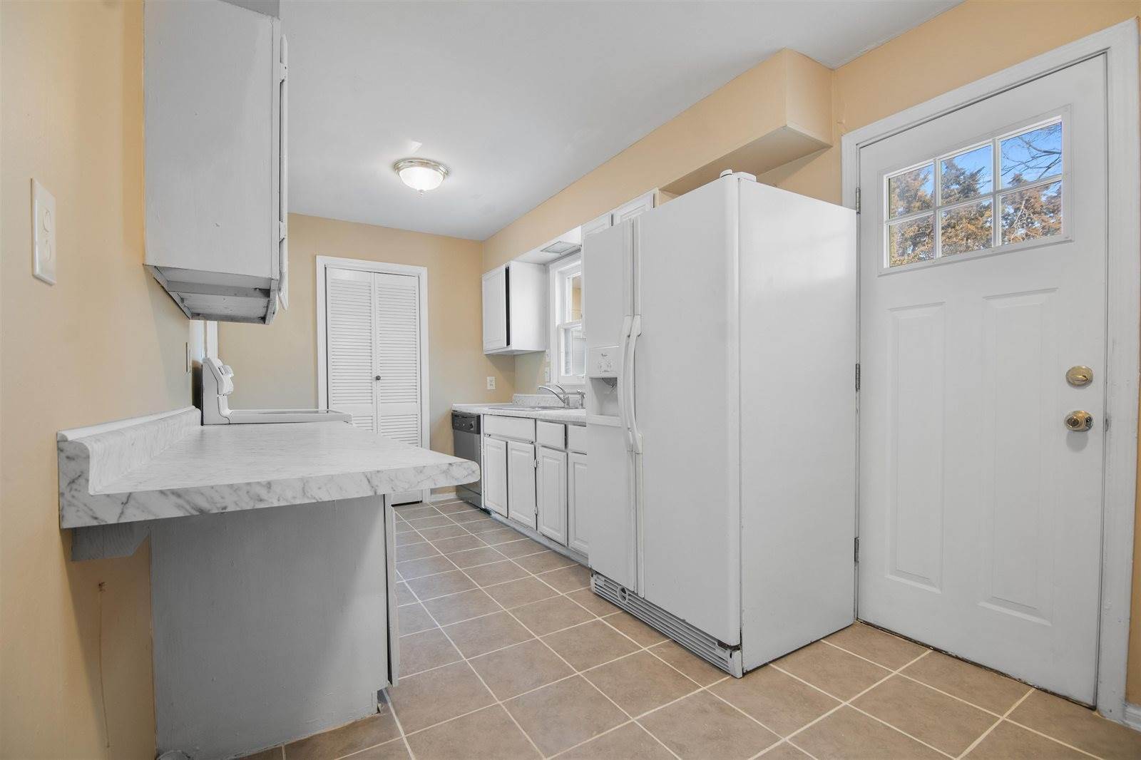 550 South Elpyco St, Wichita, KS 67218