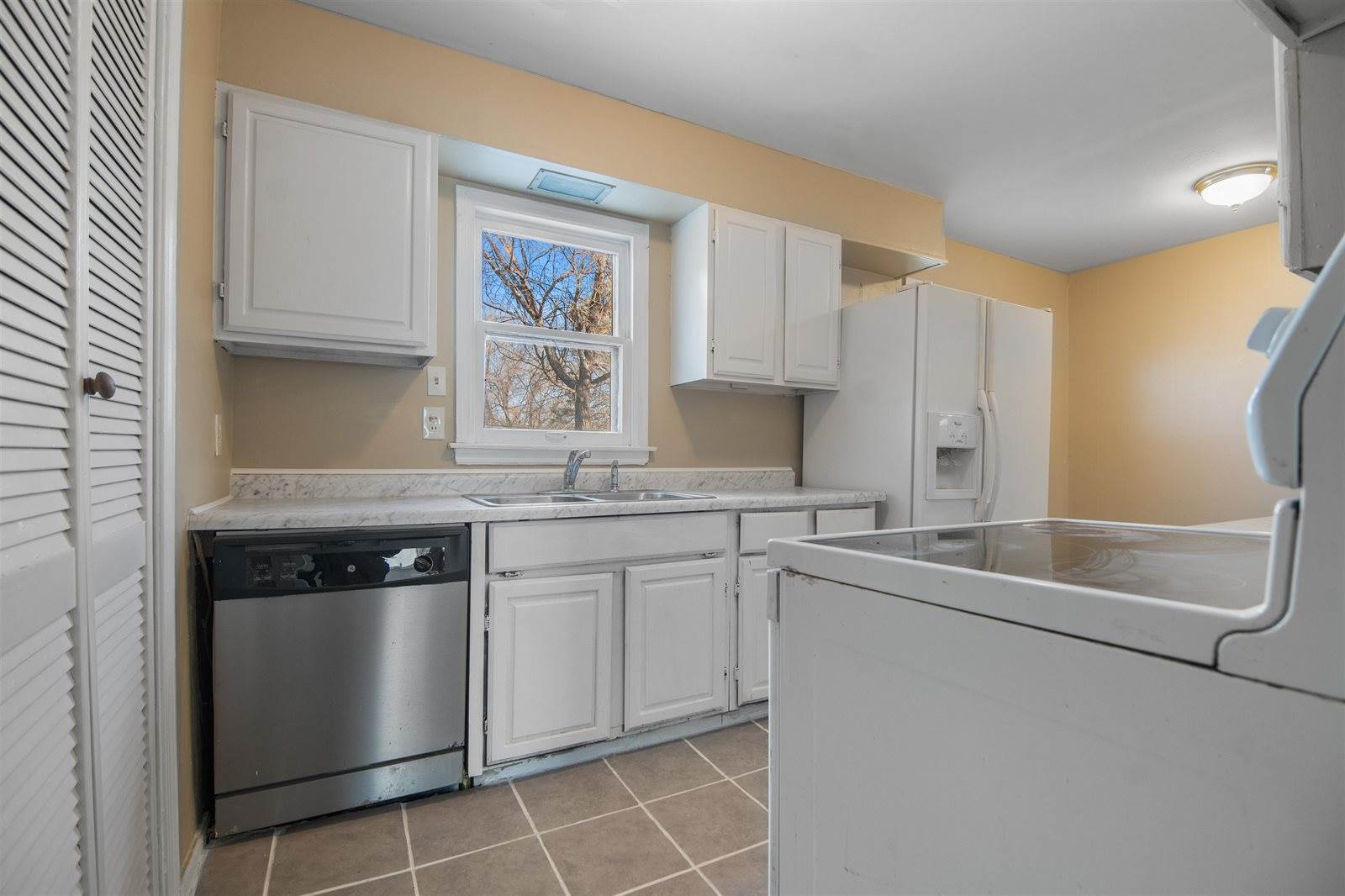 550 South Elpyco St, Wichita, KS 67218