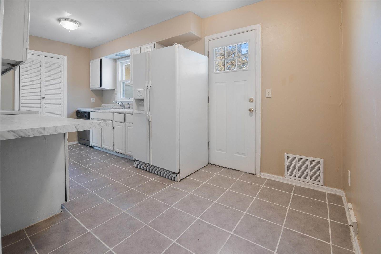 550 South Elpyco St, Wichita, KS 67218