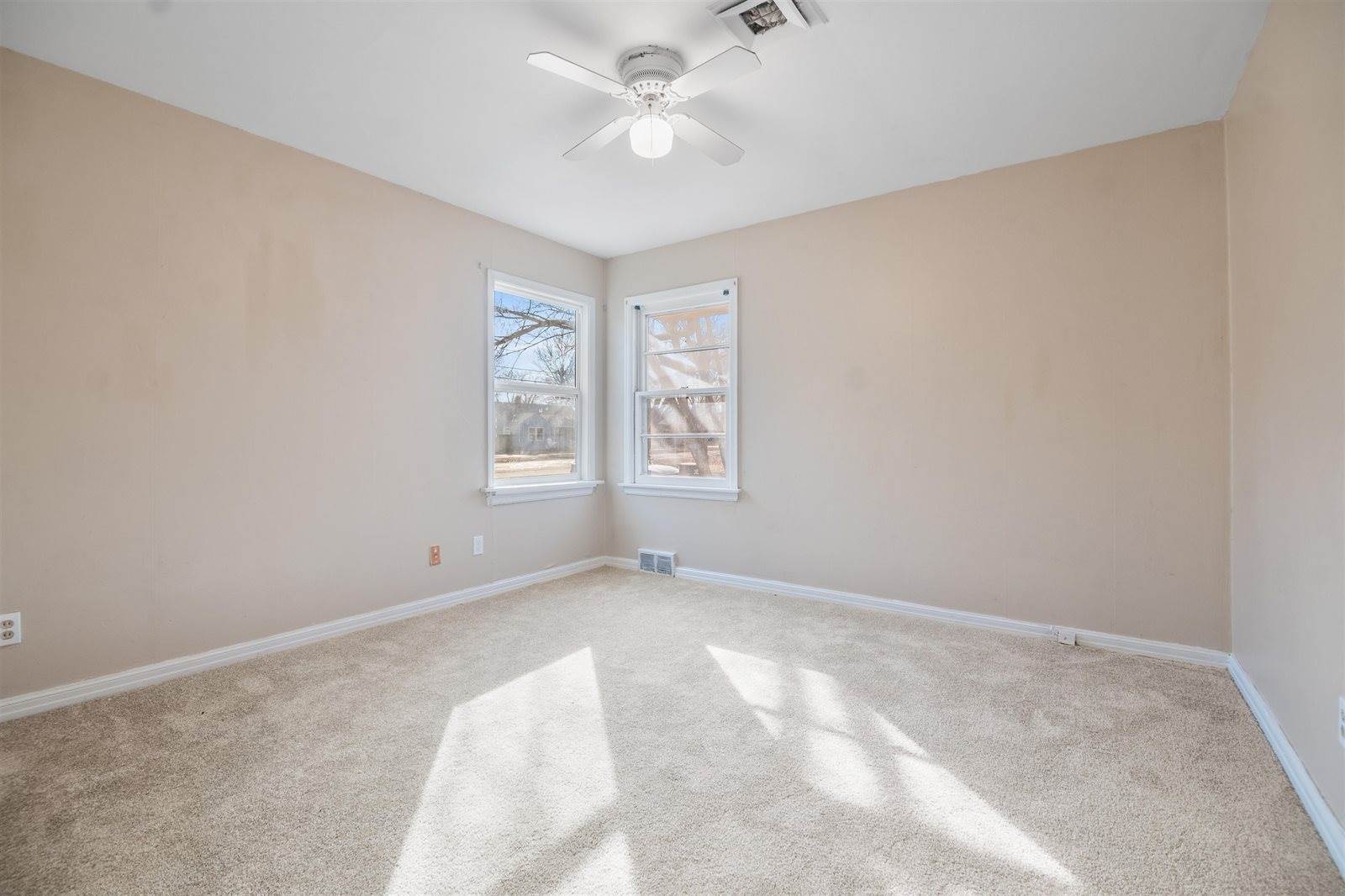 550 South Elpyco St, Wichita, KS 67218