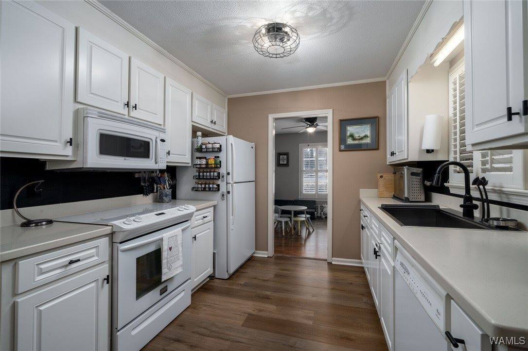 901 Fernhill Court, Northport, AL 35473