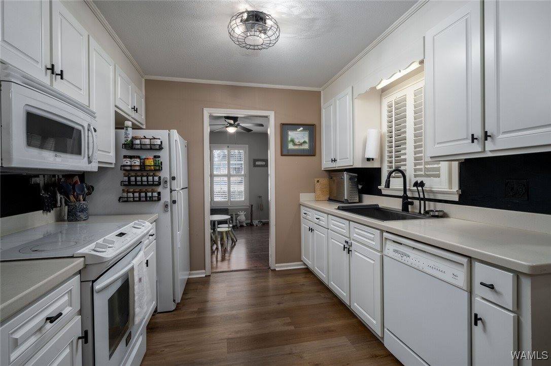 901 Fernhill Court, Northport, AL 35473