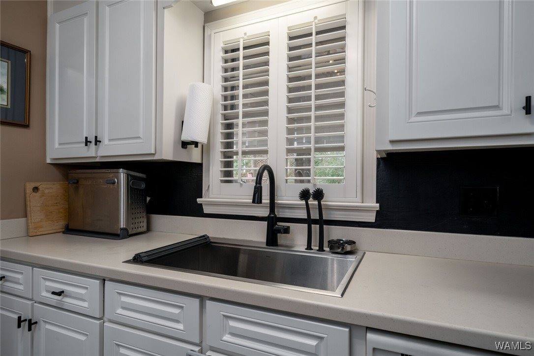 901 Fernhill Court, Northport, AL 35473