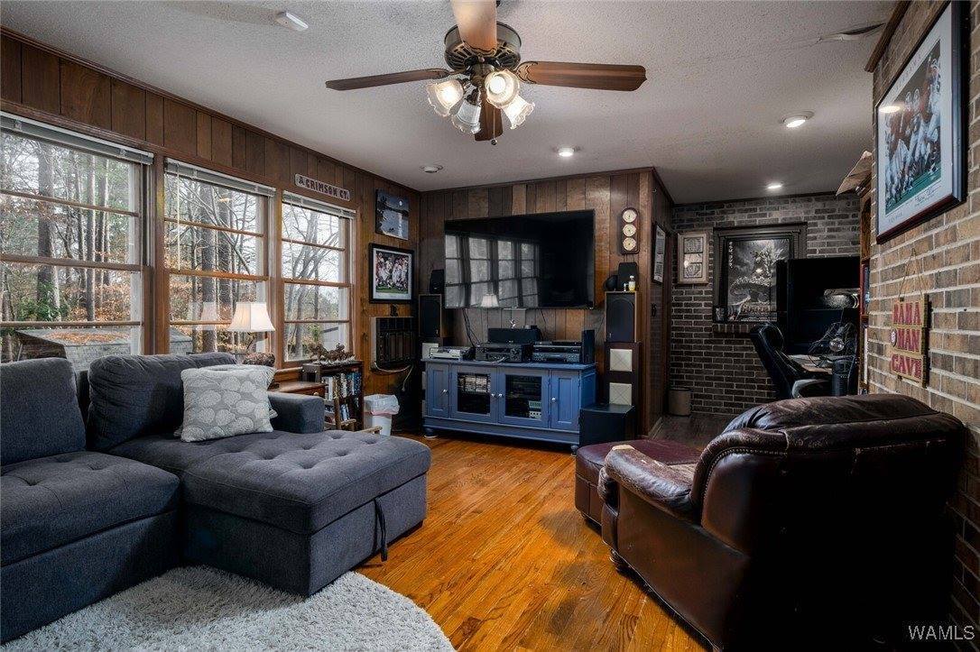 901 Fernhill Court, Northport, AL 35473