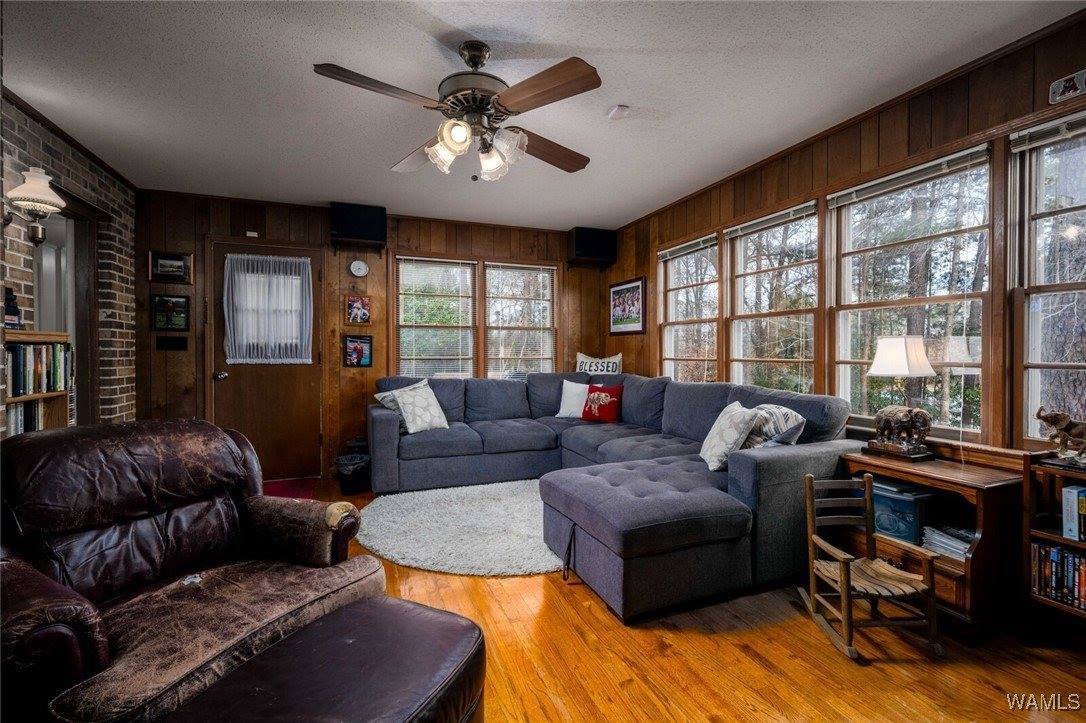 901 Fernhill Court, Northport, AL 35473