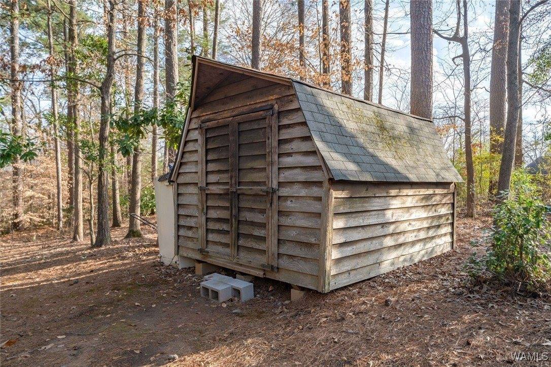 901 Fernhill Court, Northport, AL 35473