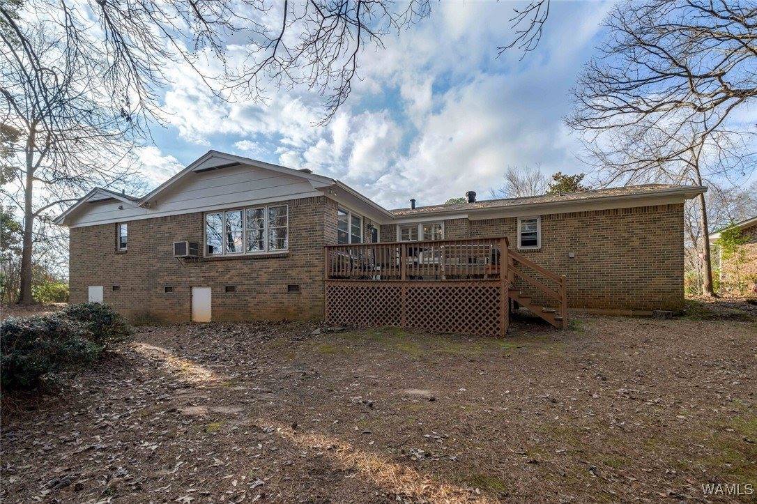 901 Fernhill Court, Northport, AL 35473