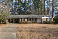 901 Fernhill Court, Northport, AL 35473