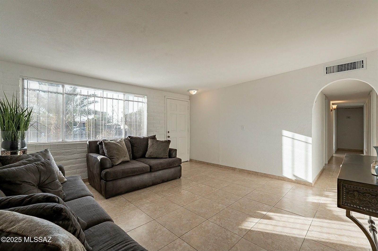 4857 S Calle Pilar, Tucson, AZ 85714