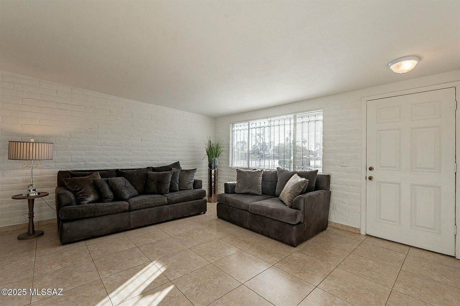 4857 S Calle Pilar, Tucson, AZ 85714