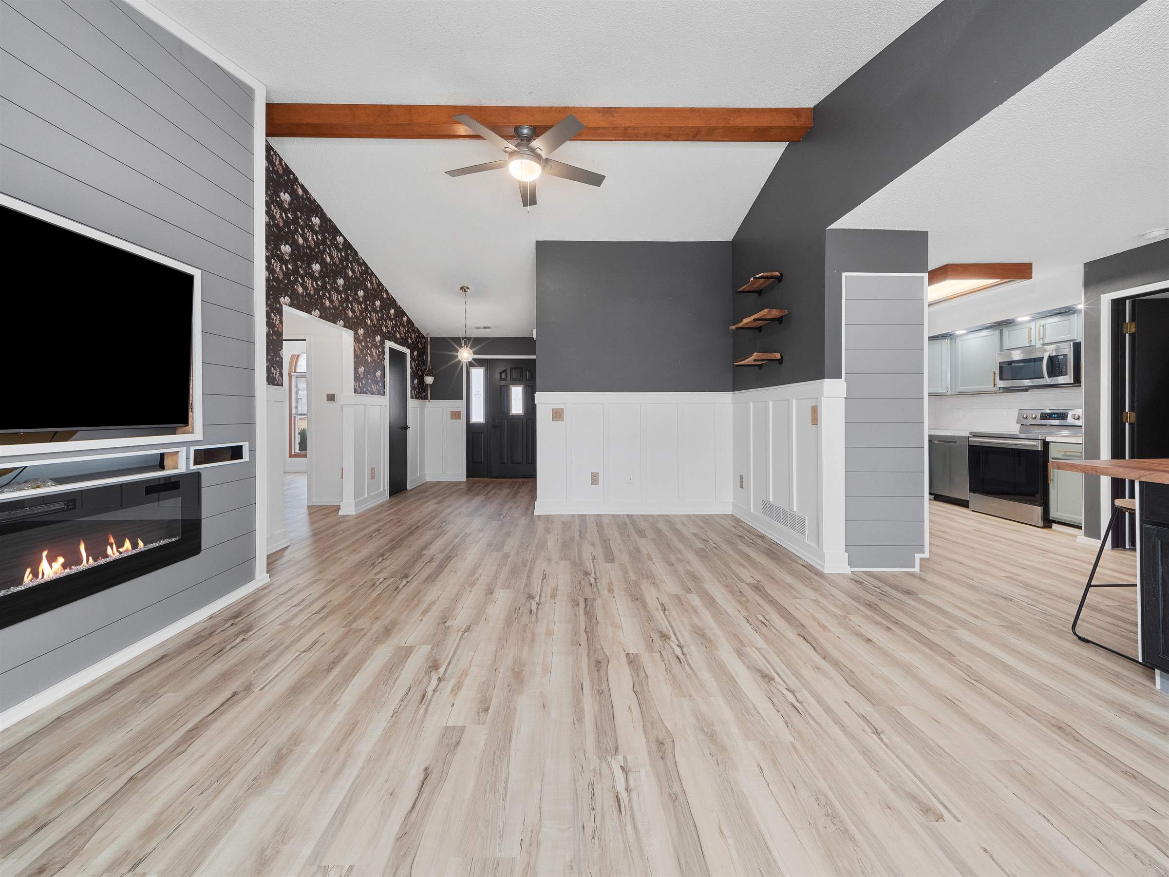 313 Shorewood Court, Columbia City, IN 46725