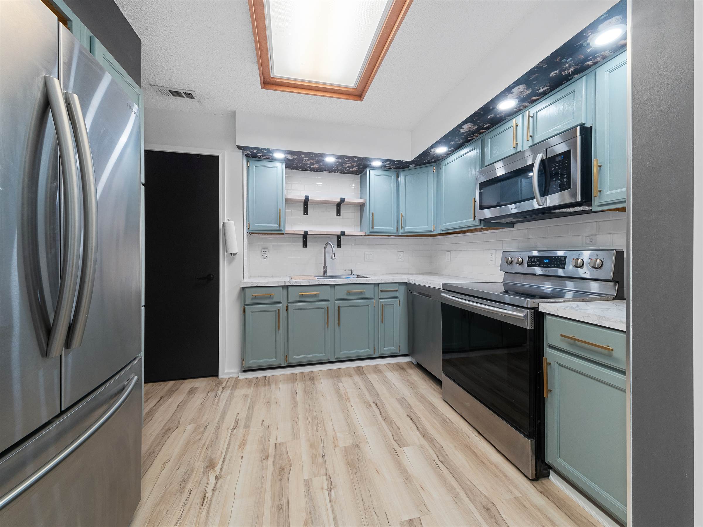 313 Shorewood Court, Columbia City, IN 46725