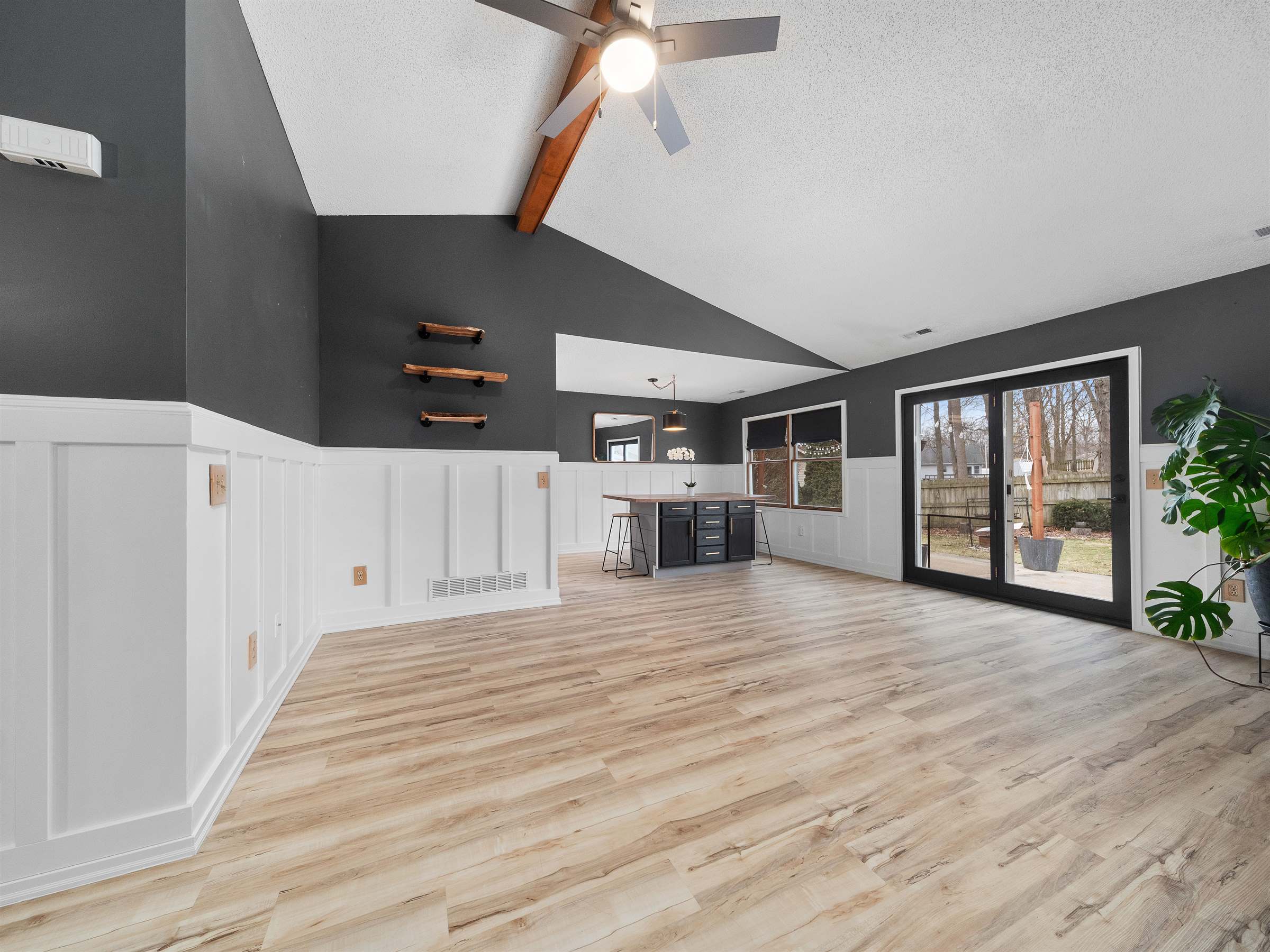 313 Shorewood Court, Columbia City, IN 46725