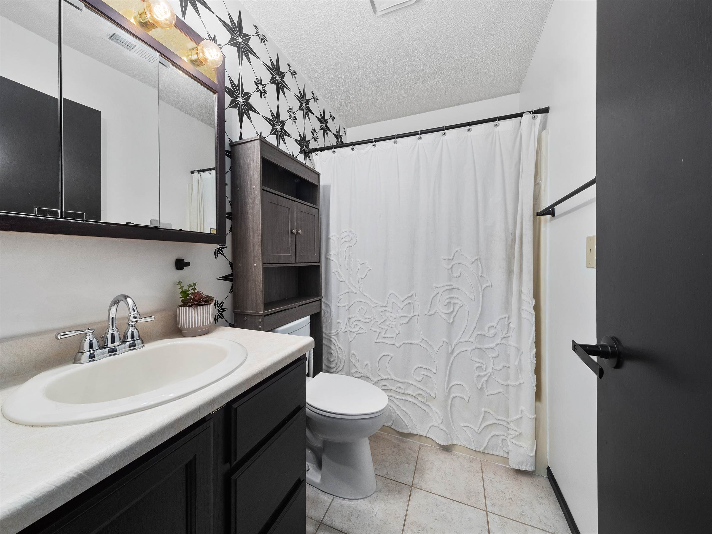 313 Shorewood Court, Columbia City, IN 46725