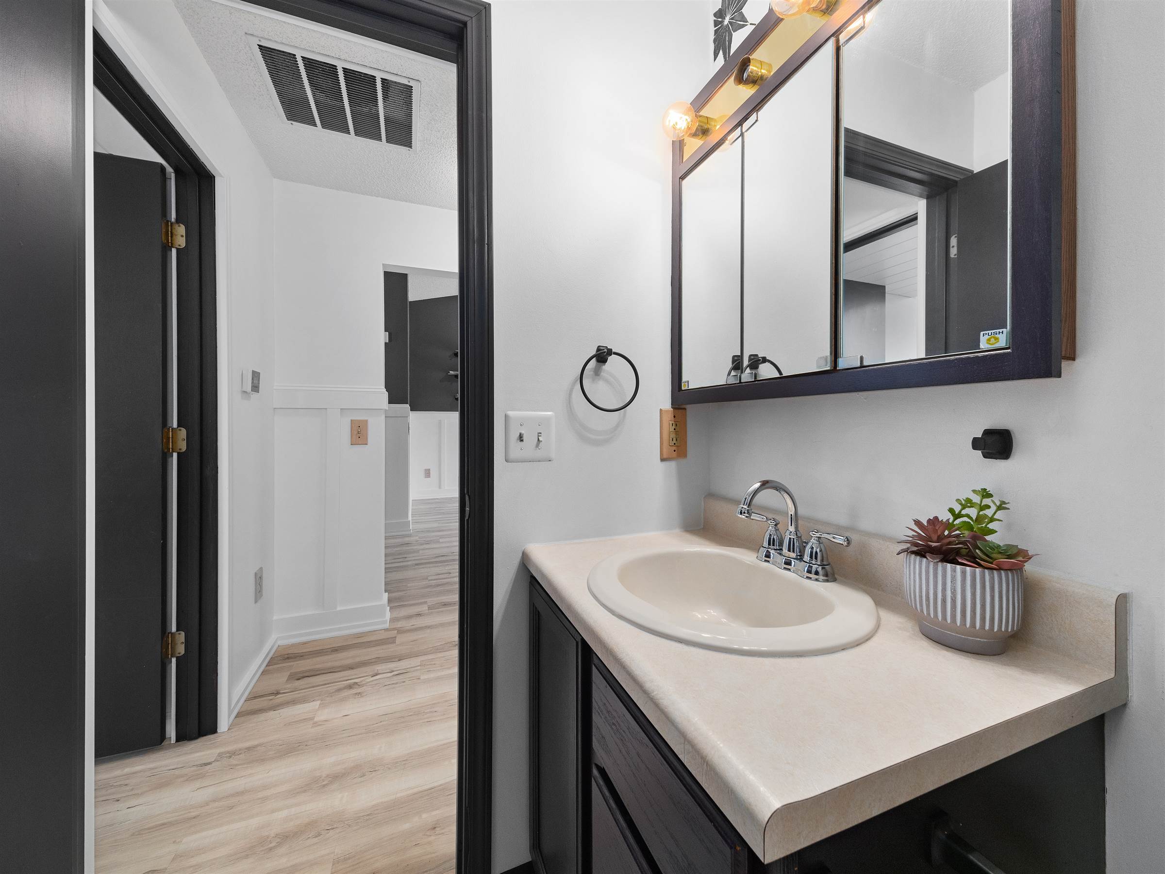 313 Shorewood Court, Columbia City, IN 46725