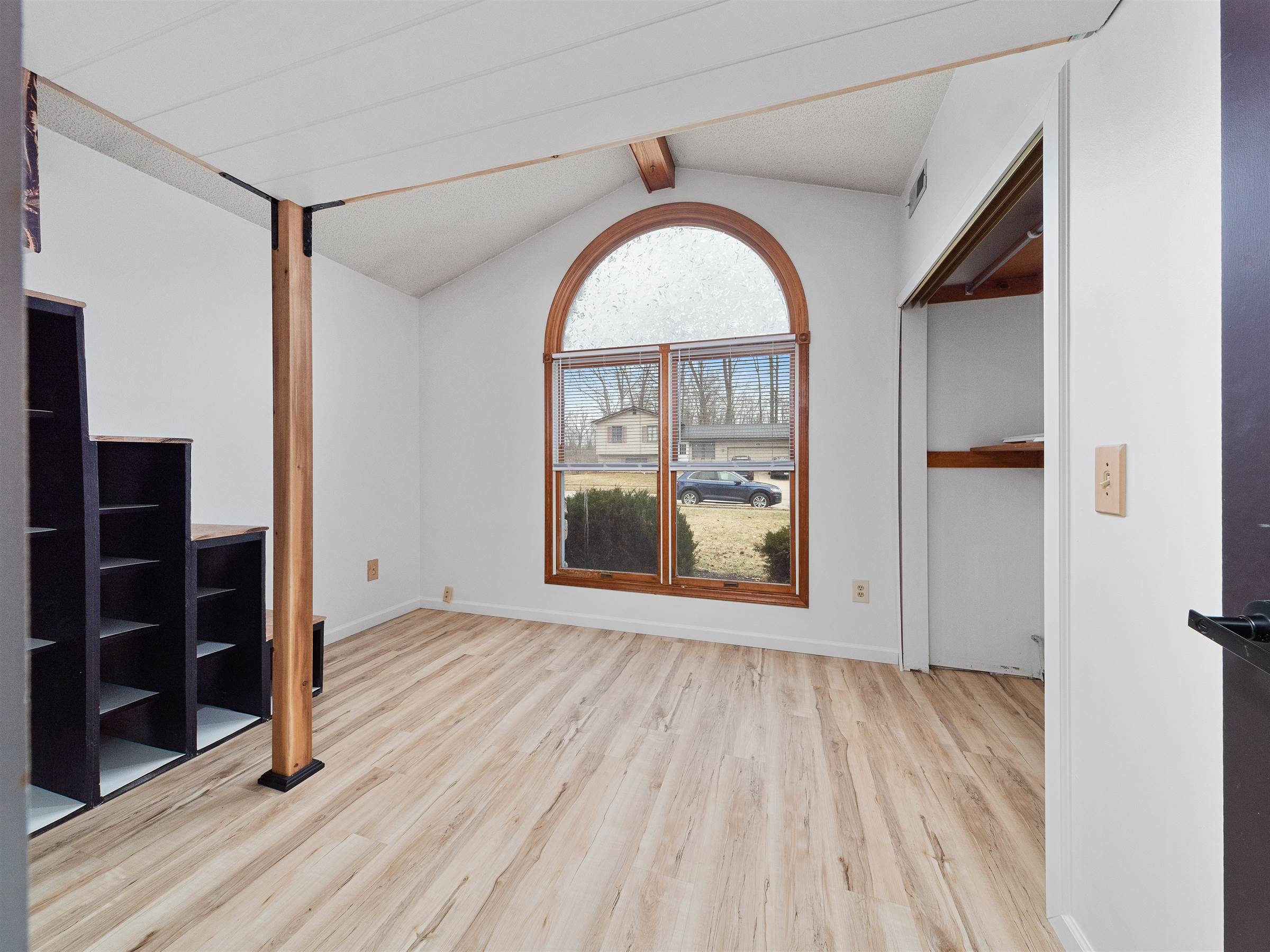 313 Shorewood Court, Columbia City, IN 46725