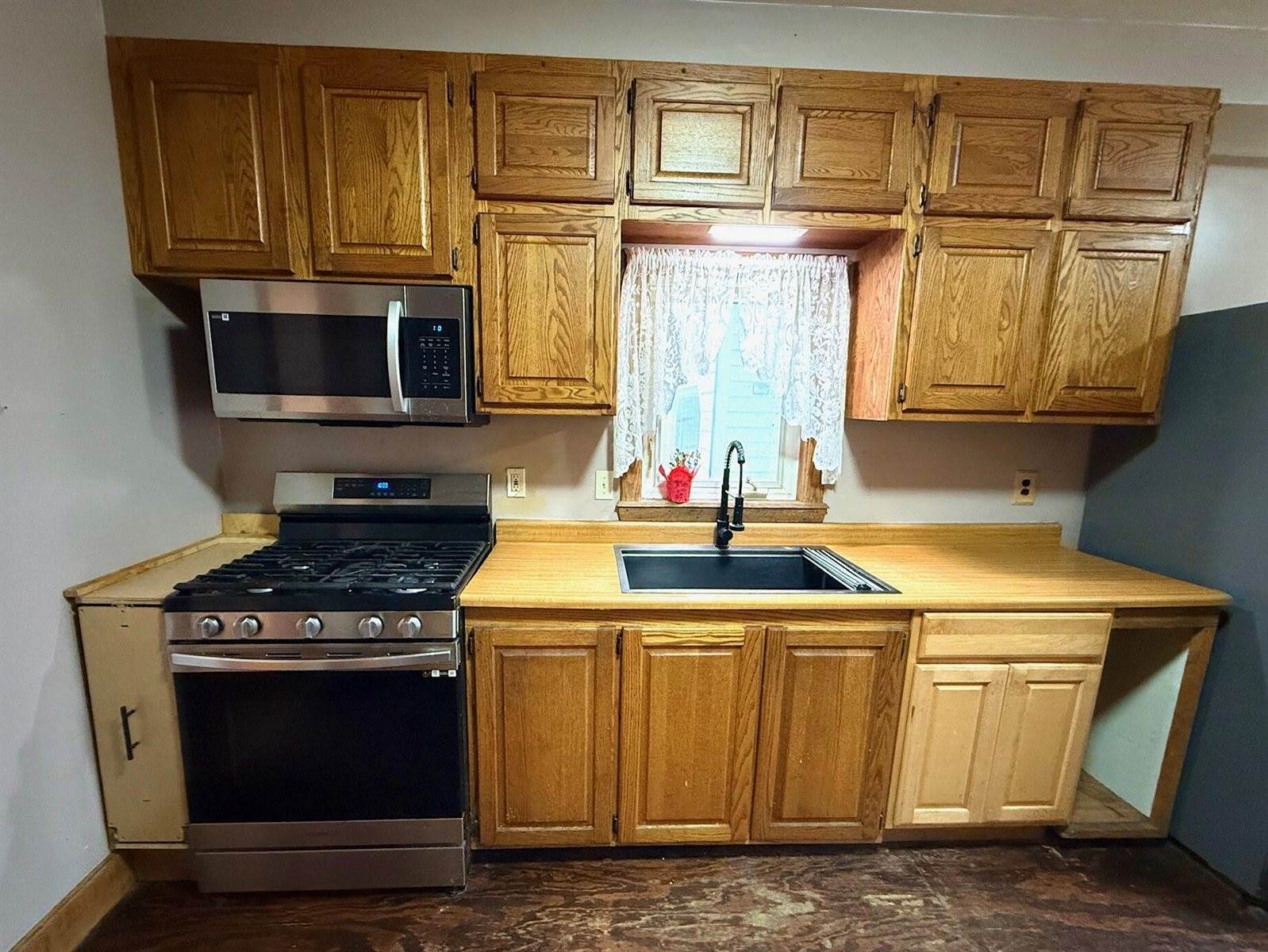 72 Main Street, Medway, ME 04460