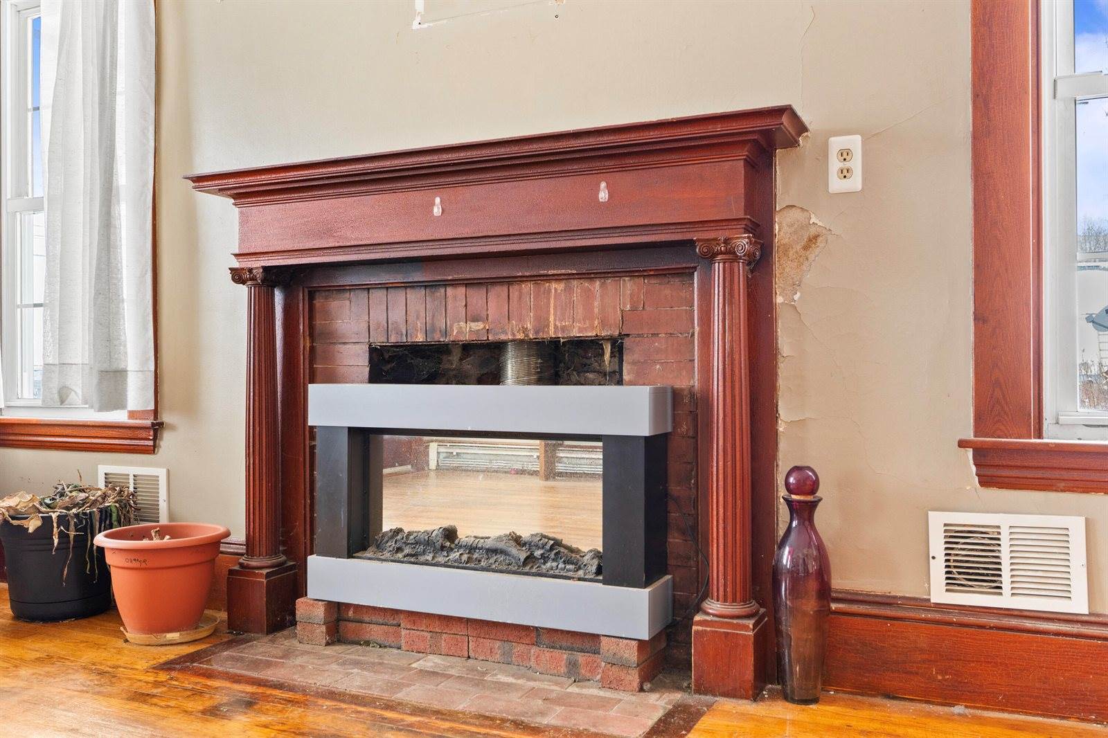 72 Main Street, Medway, ME 04460