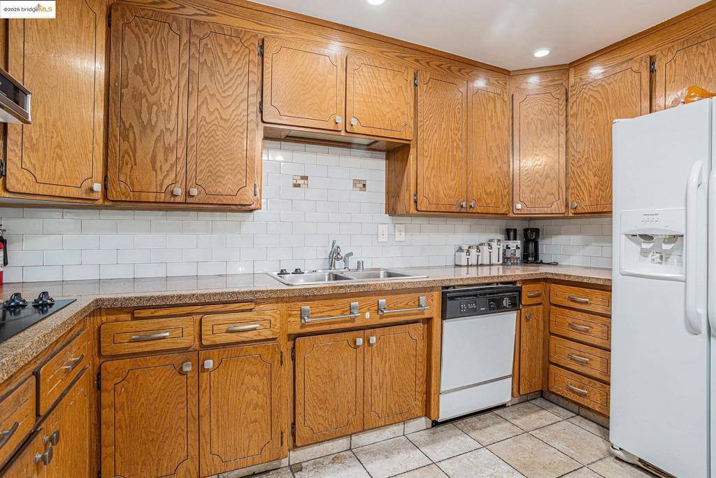 290 Benjamin Ave, Pittsburg, CA 94565