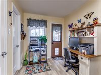 2072 W Lotus Ave, Fort Worth, TX 76111