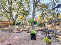 2072 W Lotus Ave, Fort Worth, TX 76111