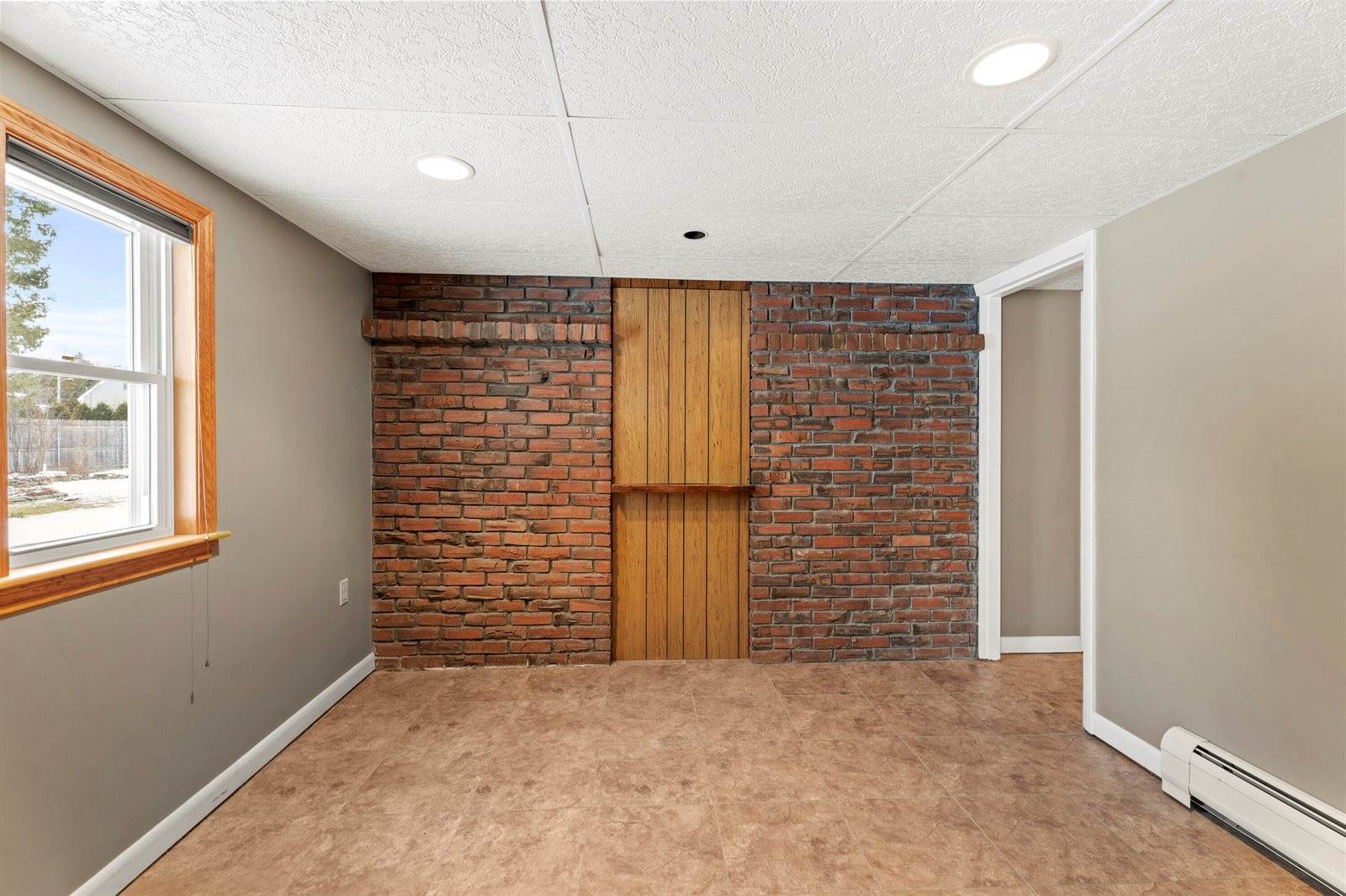 60 Sunset Strip, Brewer, ME 04412