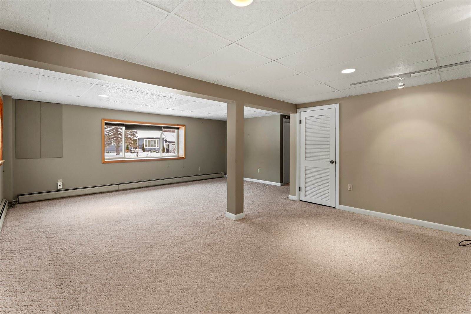 60 Sunset Strip, Brewer, ME 04412