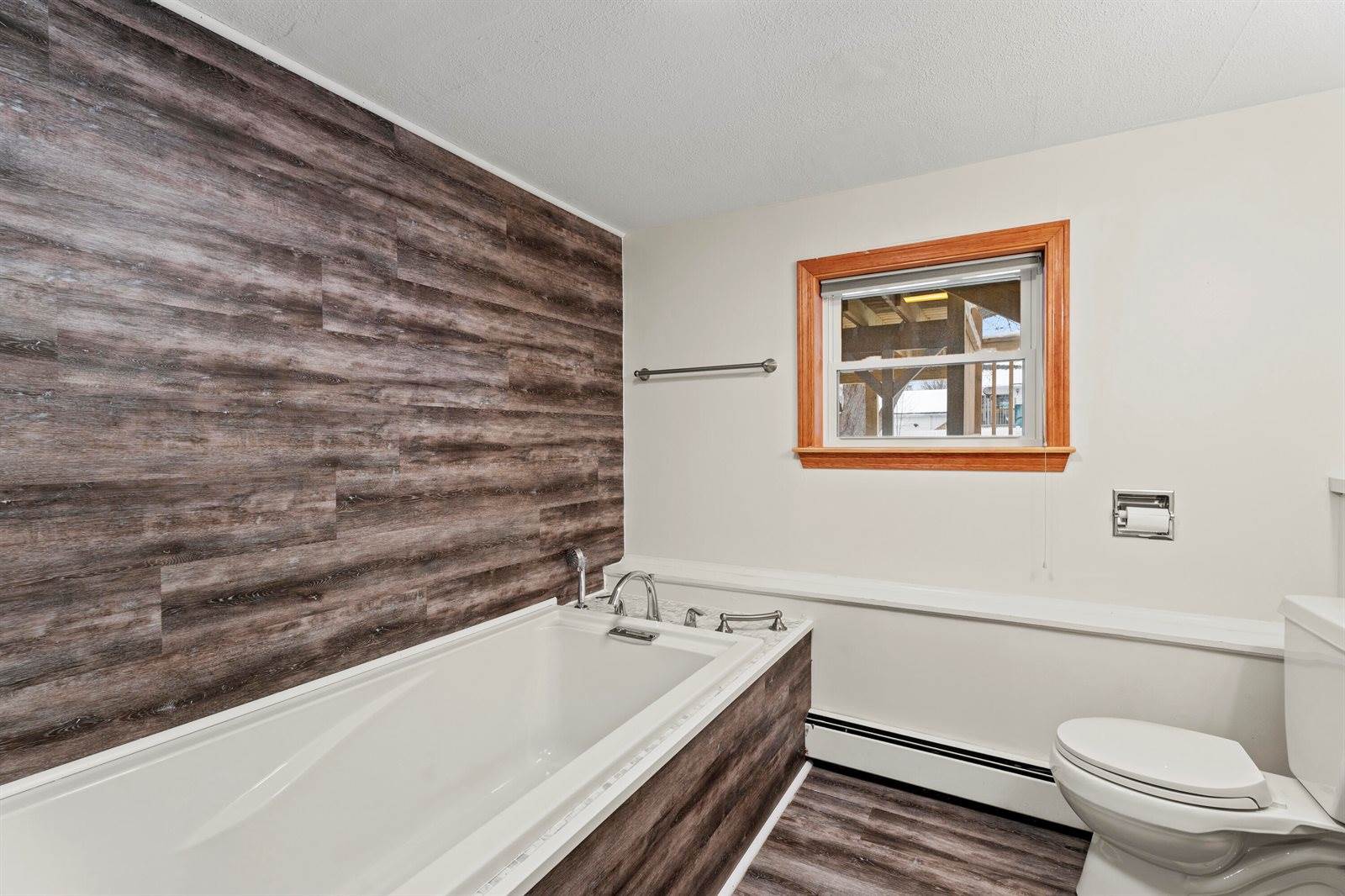 60 Sunset Strip, Brewer, ME 04412