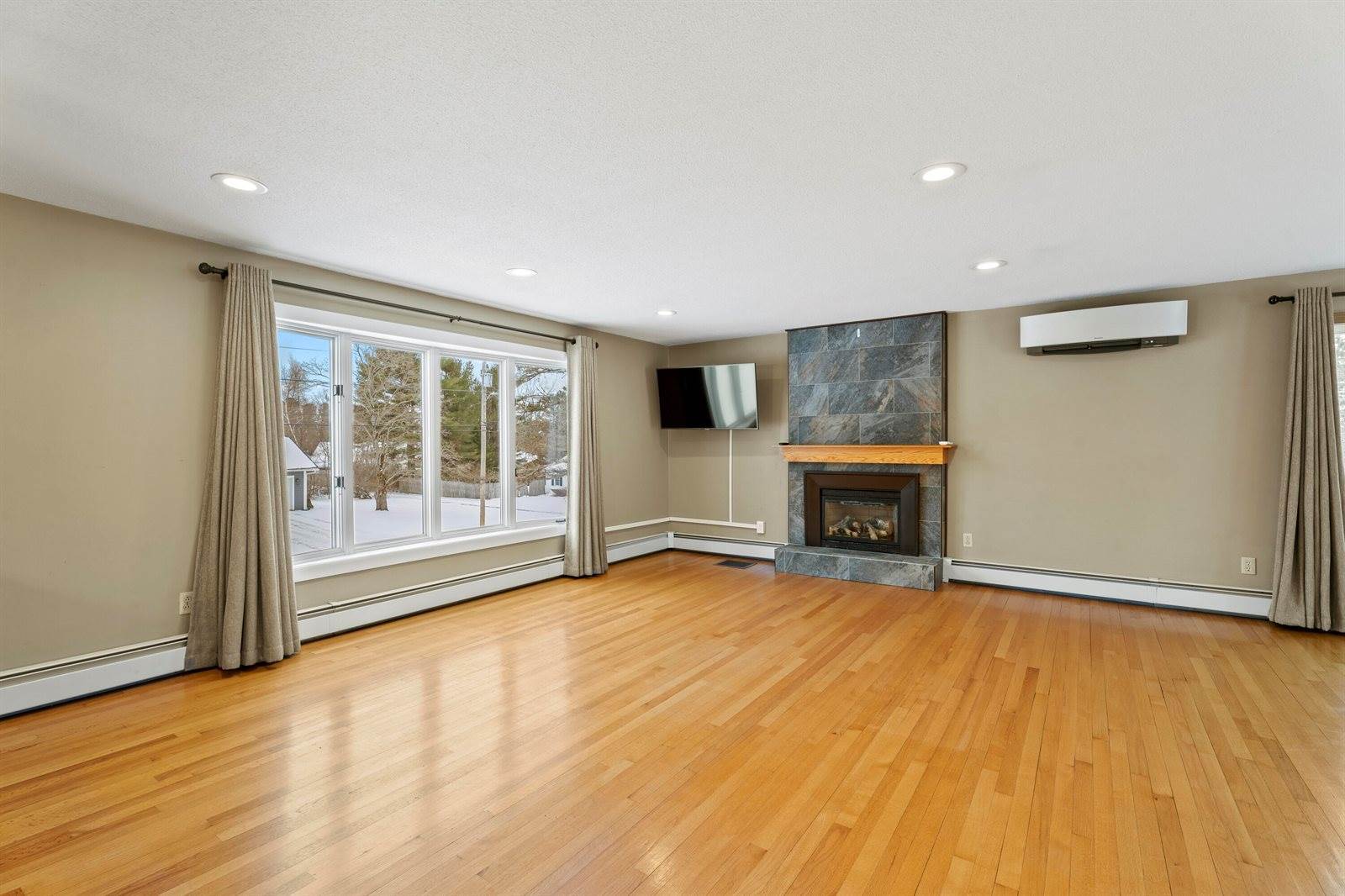 60 Sunset Strip, Brewer, ME 04412