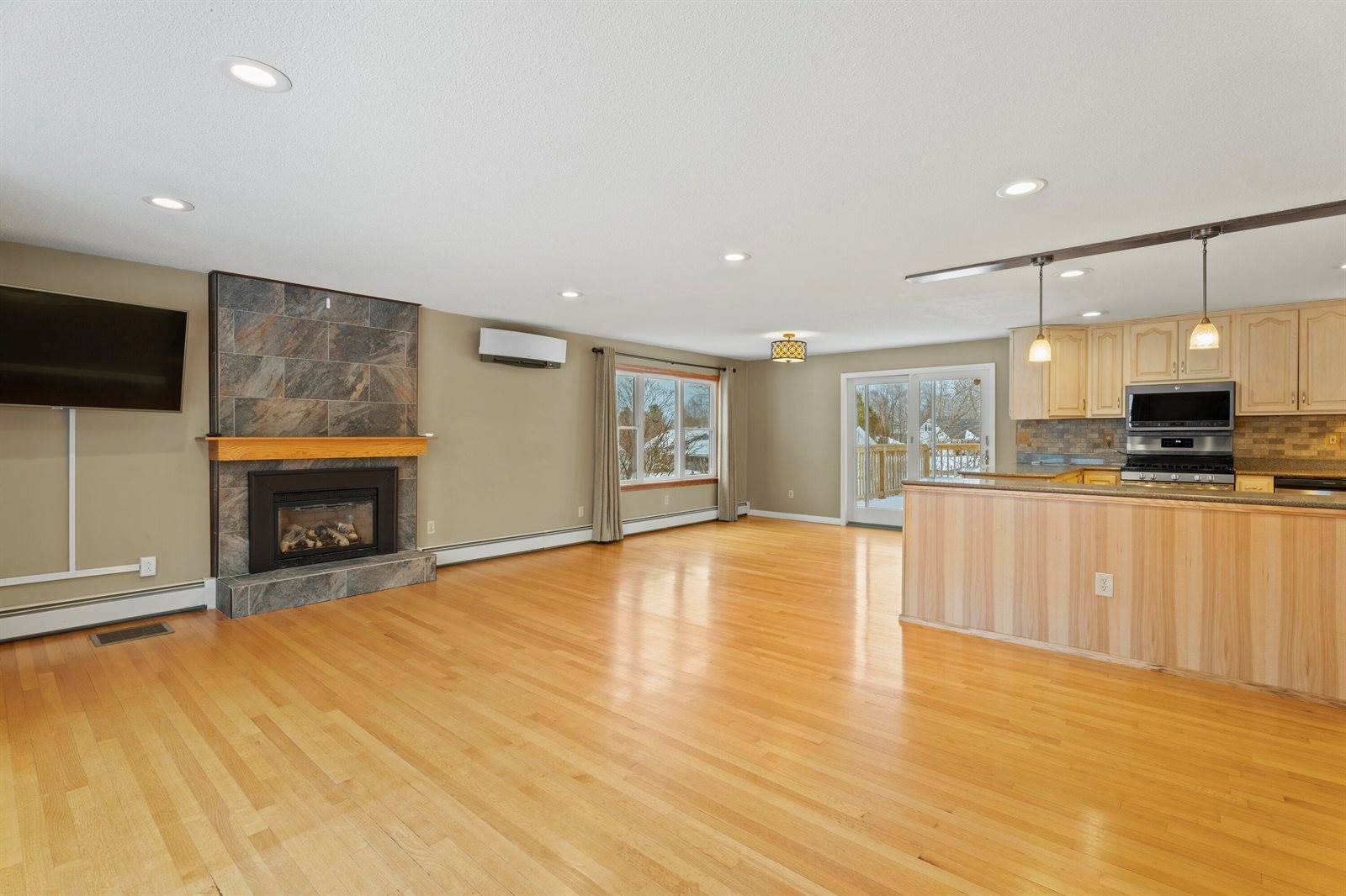 60 Sunset Strip, Brewer, ME 04412