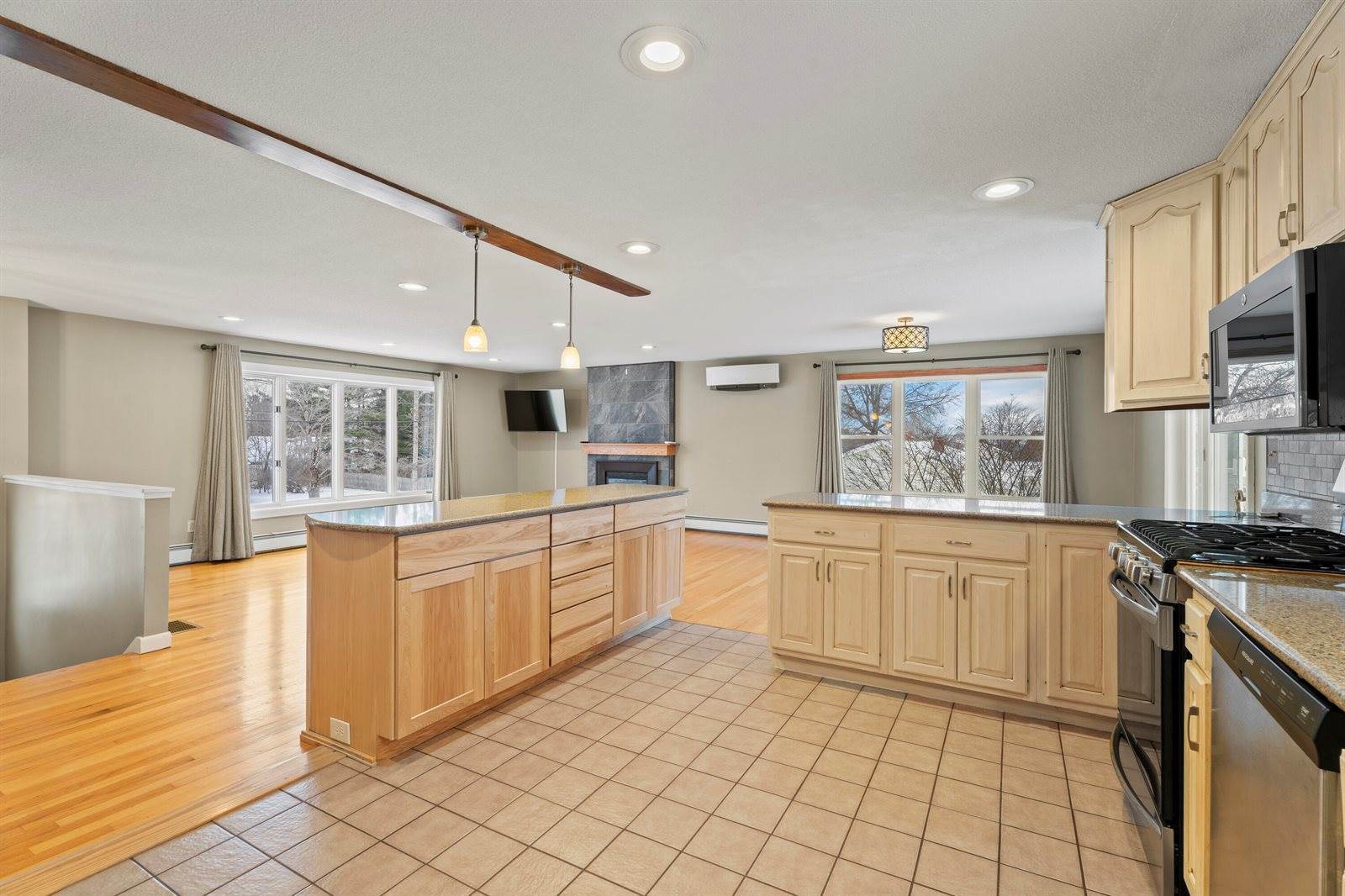 60 Sunset Strip, Brewer, ME 04412