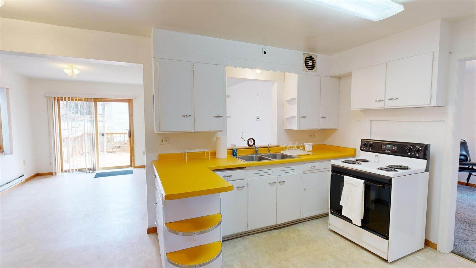 215 N Rusk Ave, Viroqua, WI 54665