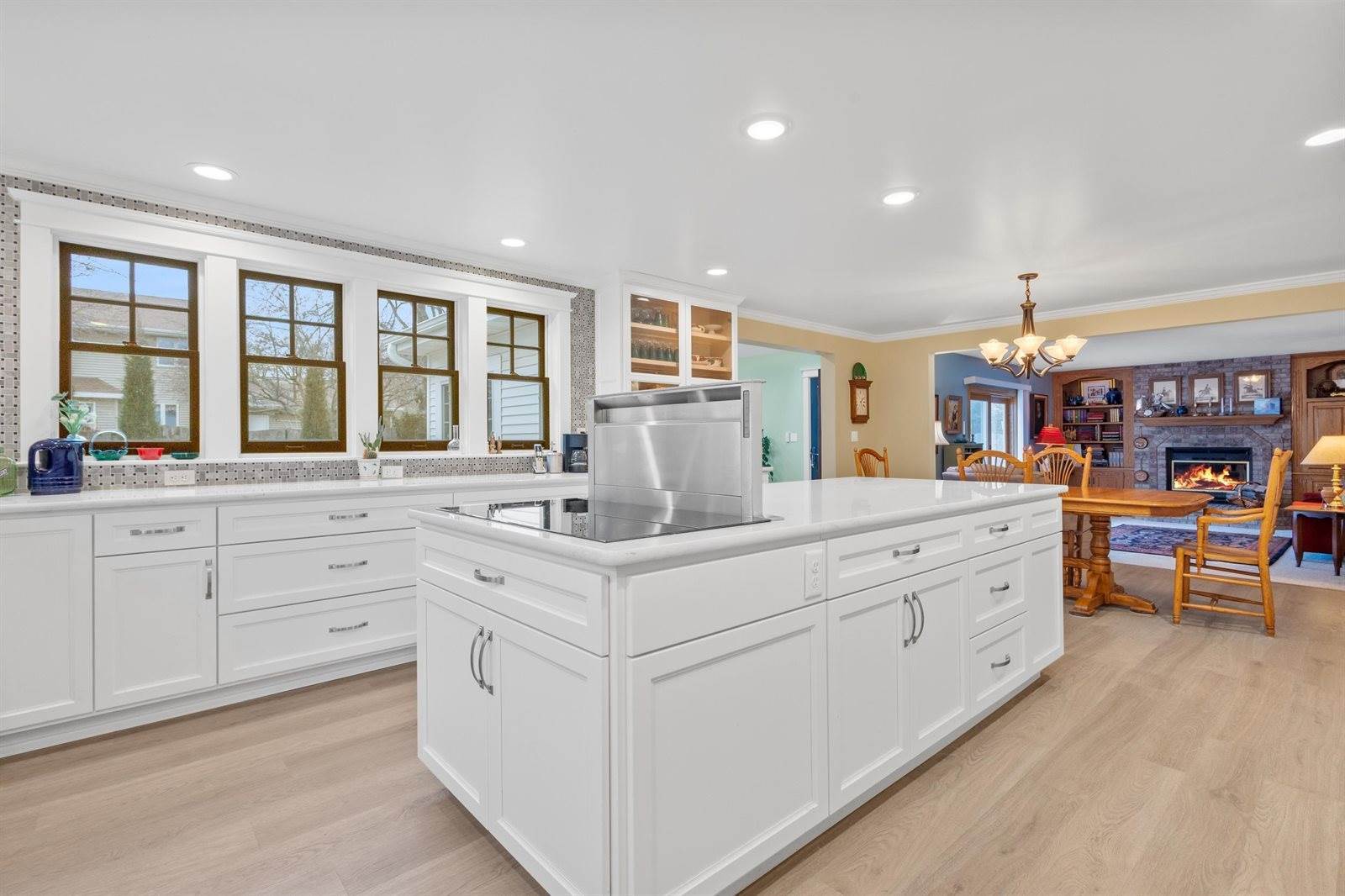 3920 East St Croix Circle, Green Bay, WI 54301