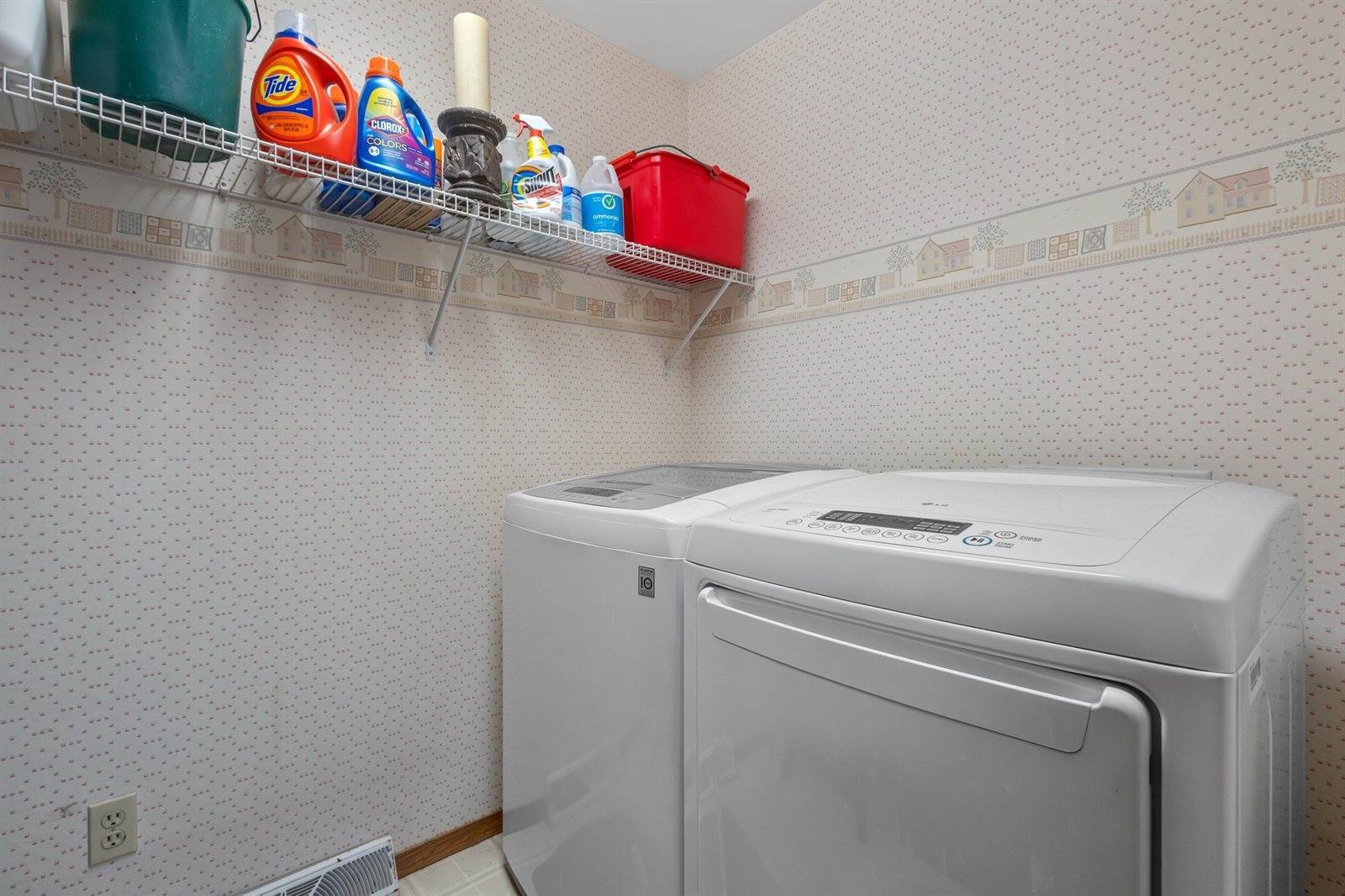 3920 East St Croix Circle, Green Bay, WI 54301