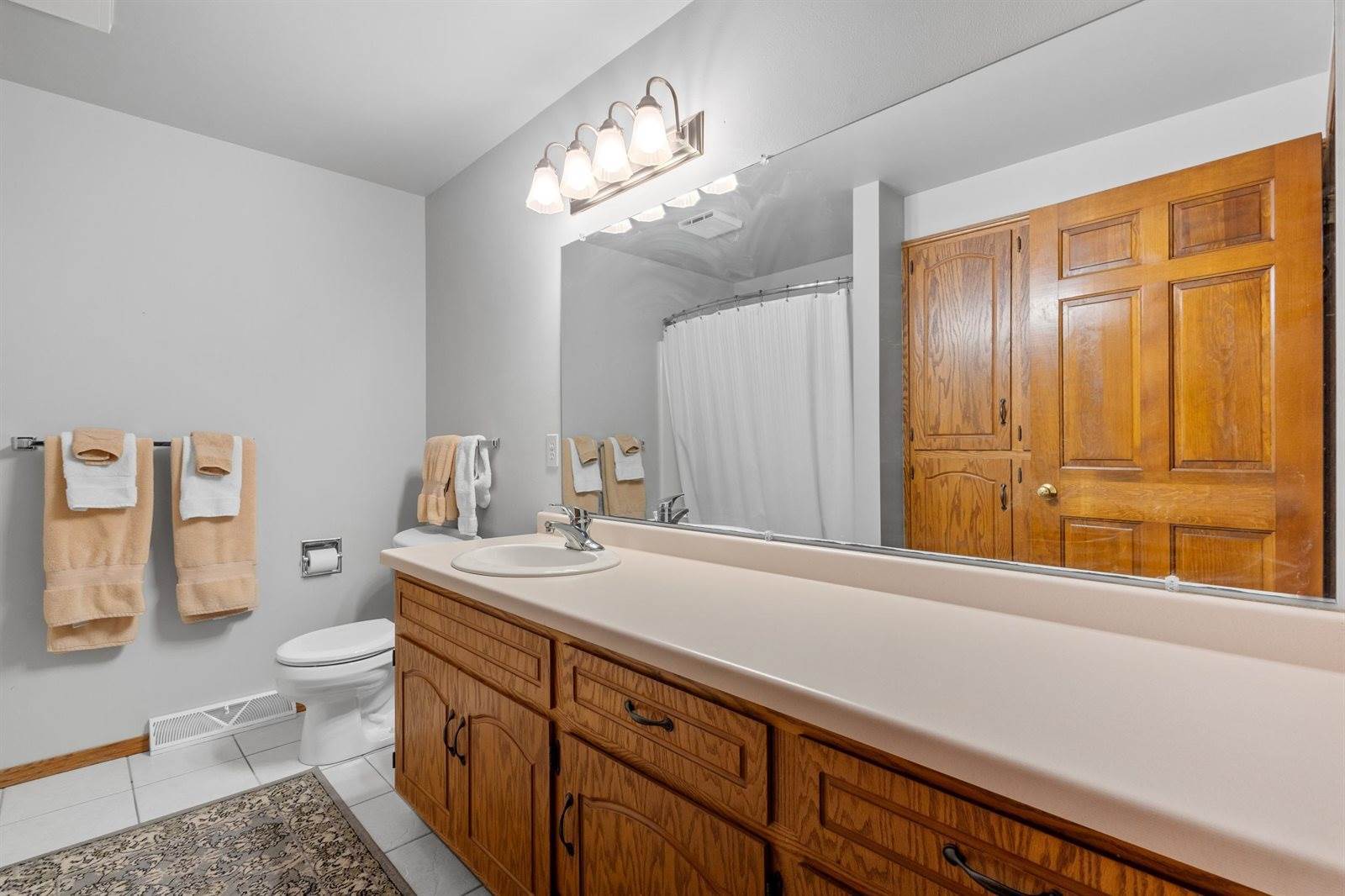 3920 East St Croix Circle, Green Bay, WI 54301