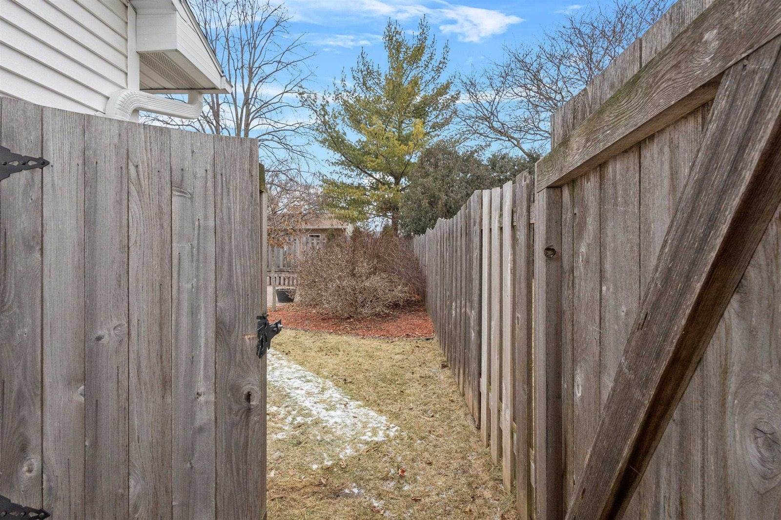 3920 East St Croix Circle, Green Bay, WI 54301