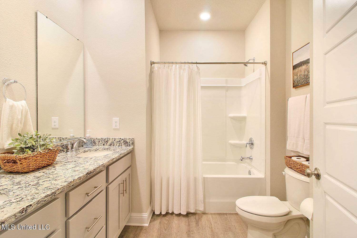 5346 Fairbury Way, D'Iberville, MS 39540