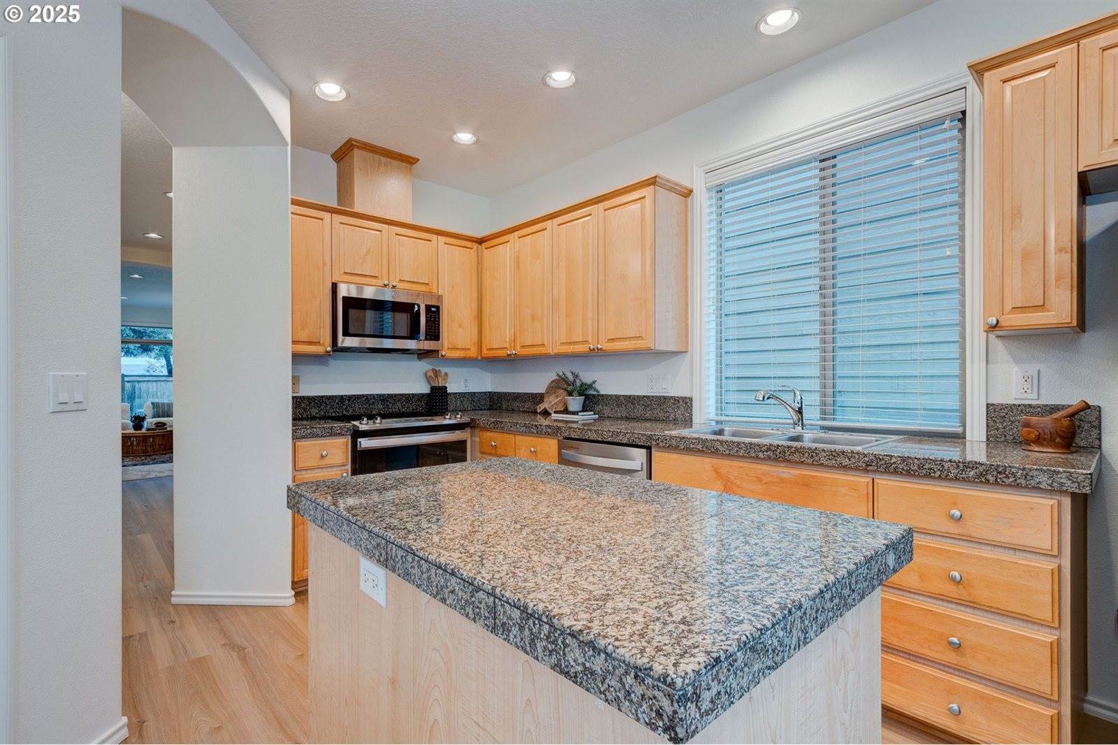 15669 SW Harvester Ln, Sherwood, OR 97140