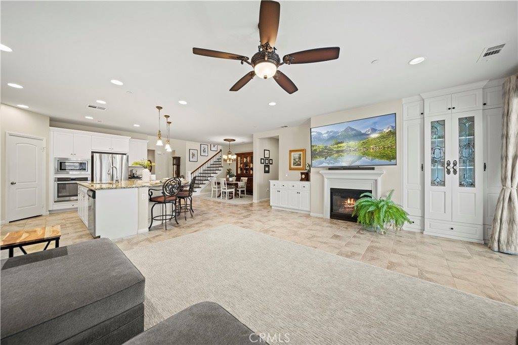 28243 Houston Court, Saugus, CA 91350