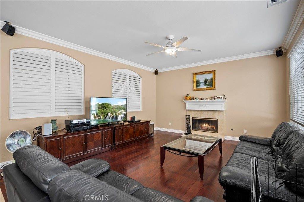 21103 Oakriver Lane, Newhall, CA 91321