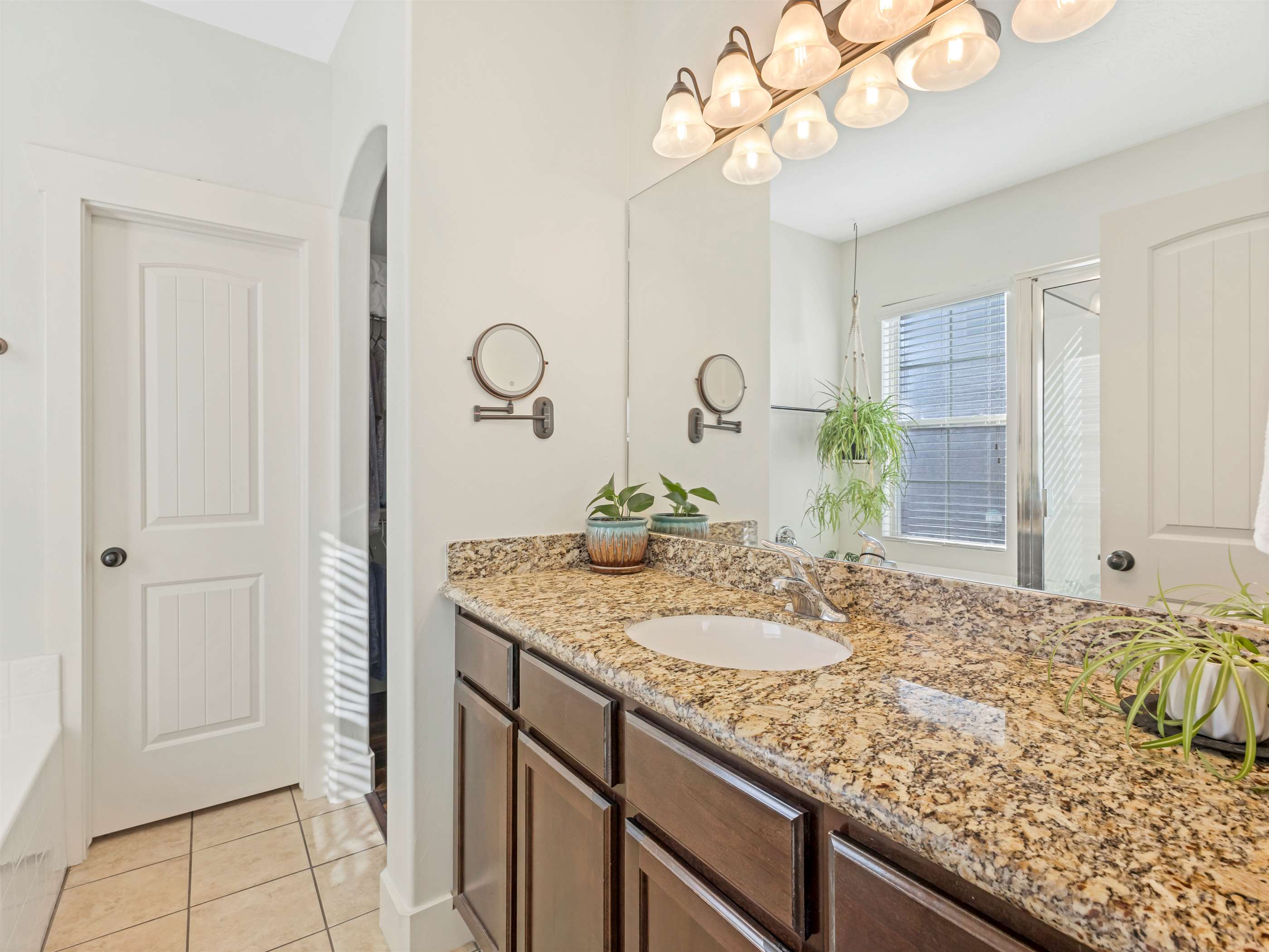 76 East Saddle Villa Dr, Draper, UT 84020