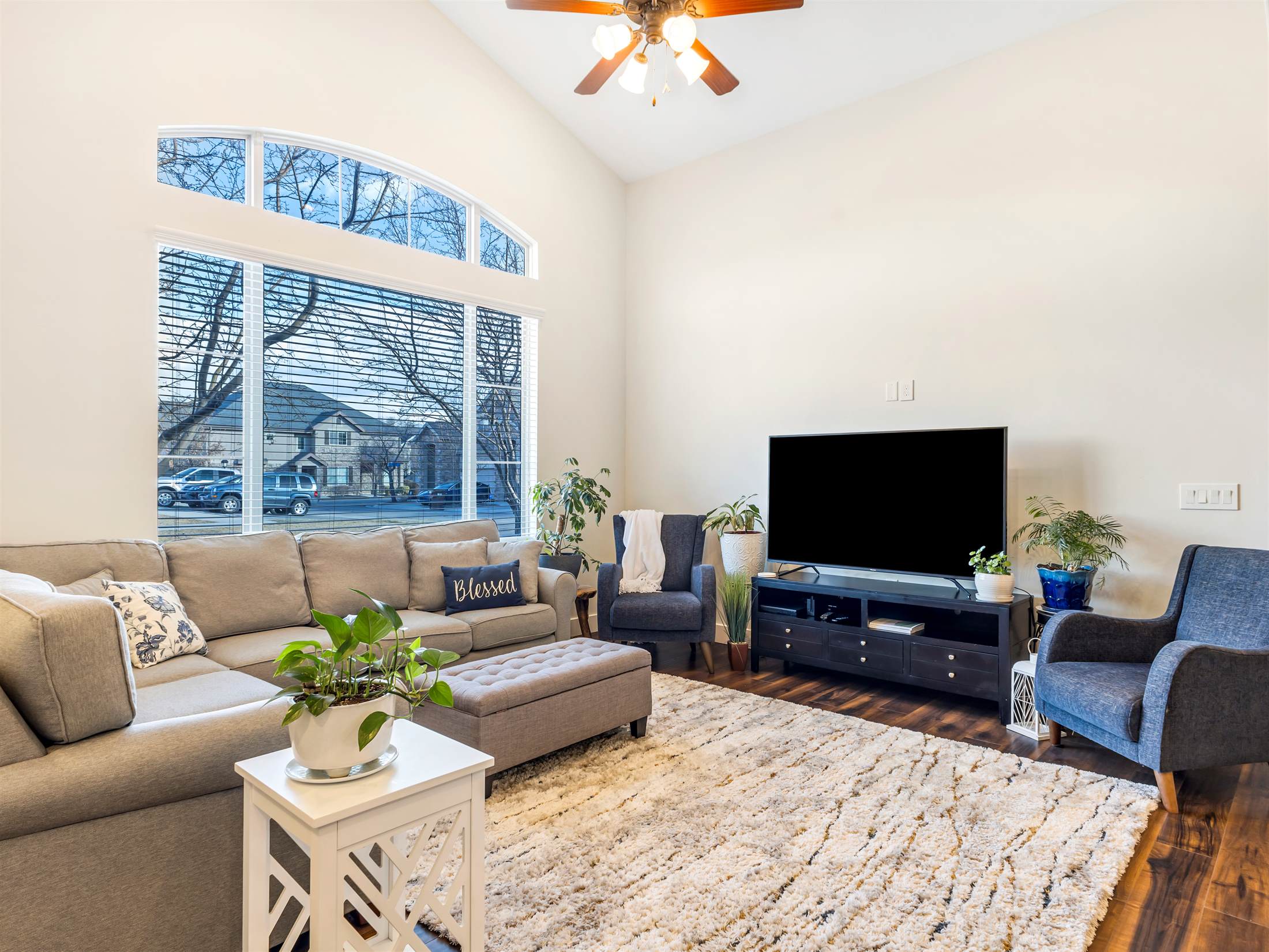 76 East Saddle Villa Dr, Draper, UT 84020