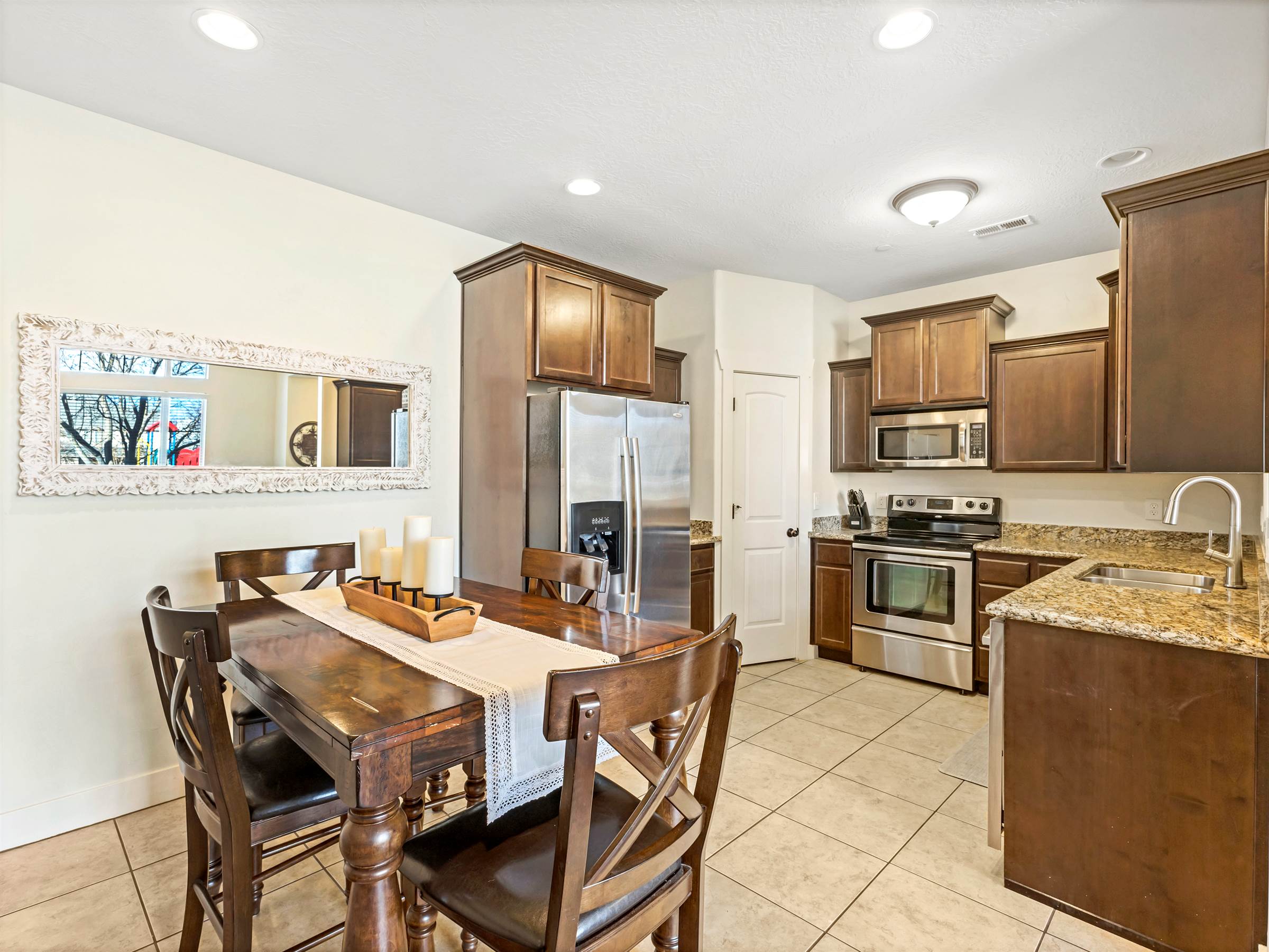 76 East Saddle Villa Dr, Draper, UT 84020