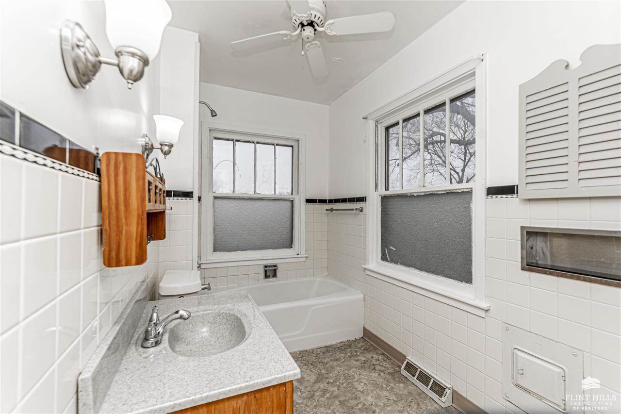 225 West Vine Street, Junction City, KS 66441