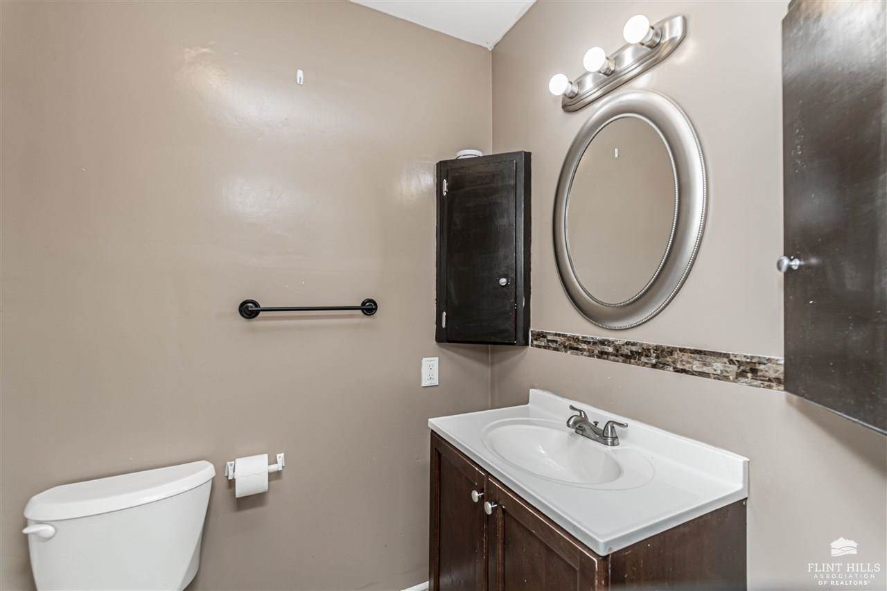 225 West Vine Street, Junction City, KS 66441