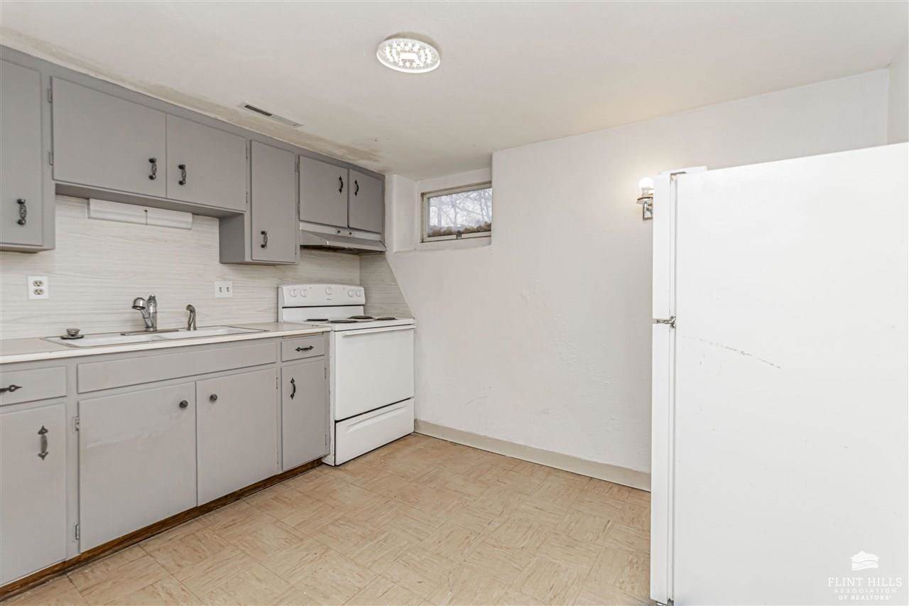 225 West Vine Street, Junction City, KS 66441