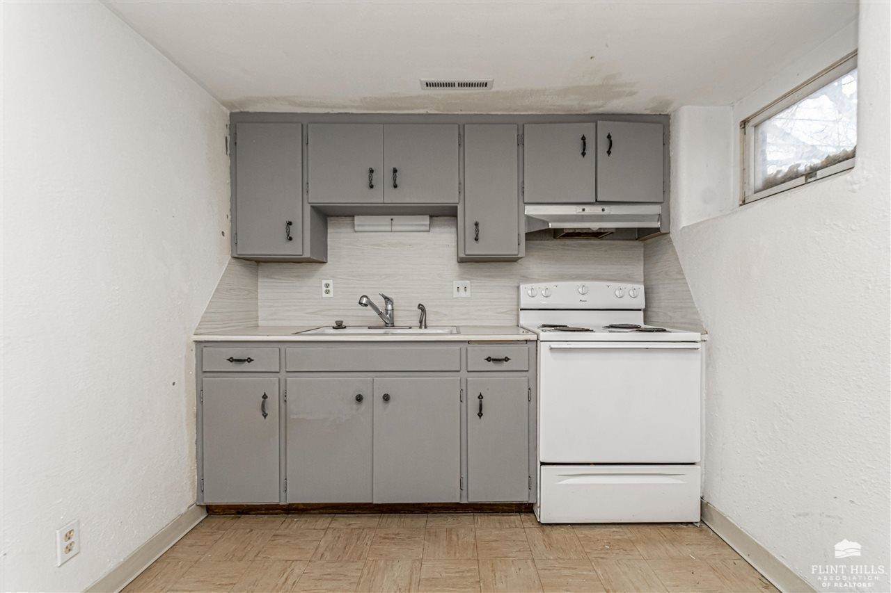 225 West Vine Street, Junction City, KS 66441